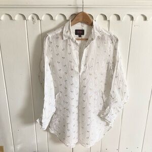 FORCYNTHIA / White linen swim coverup with tiny  silver and gold palm trees